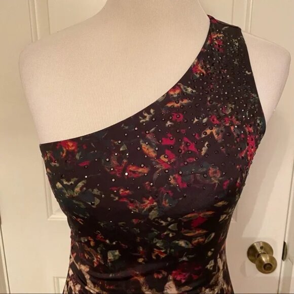 🔥Sexy one shoulder Cache top - Picture 2 of 5